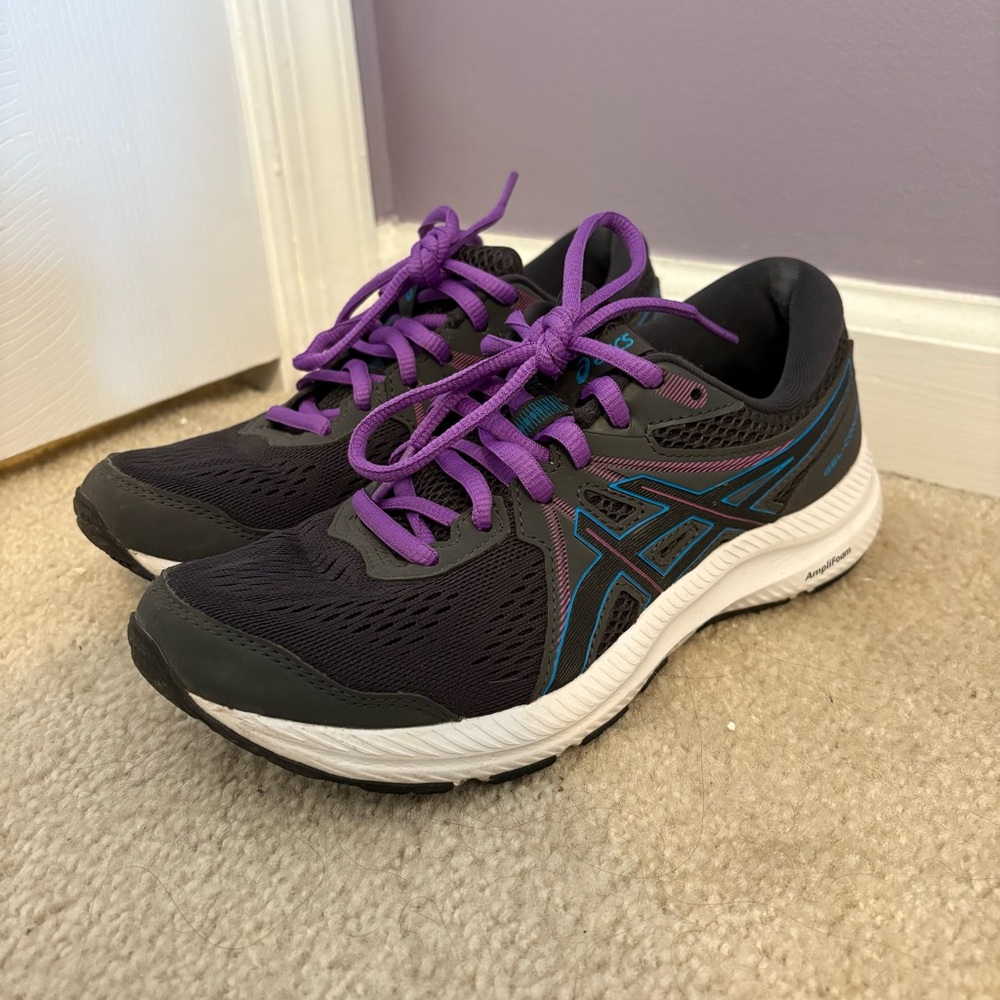 ASICS gel contend 7 - size 7